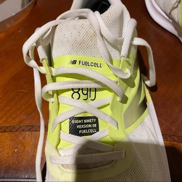 New Balance 890 White Yellow
Black Men Running Shoes
M890WY8 Size 15 EUC main image 11